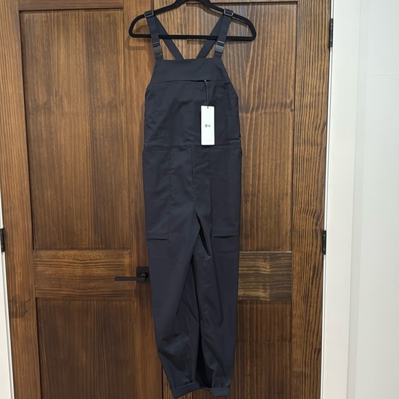 ❤️ Lululemon LAB Women’s Overalls Size 6 black NWT - Picture 4 of 8